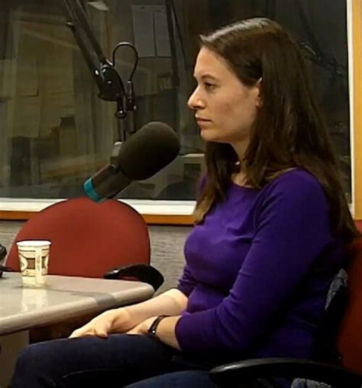 Sarah Burns Biography, Age, Height, Husband, Net Worth, Family