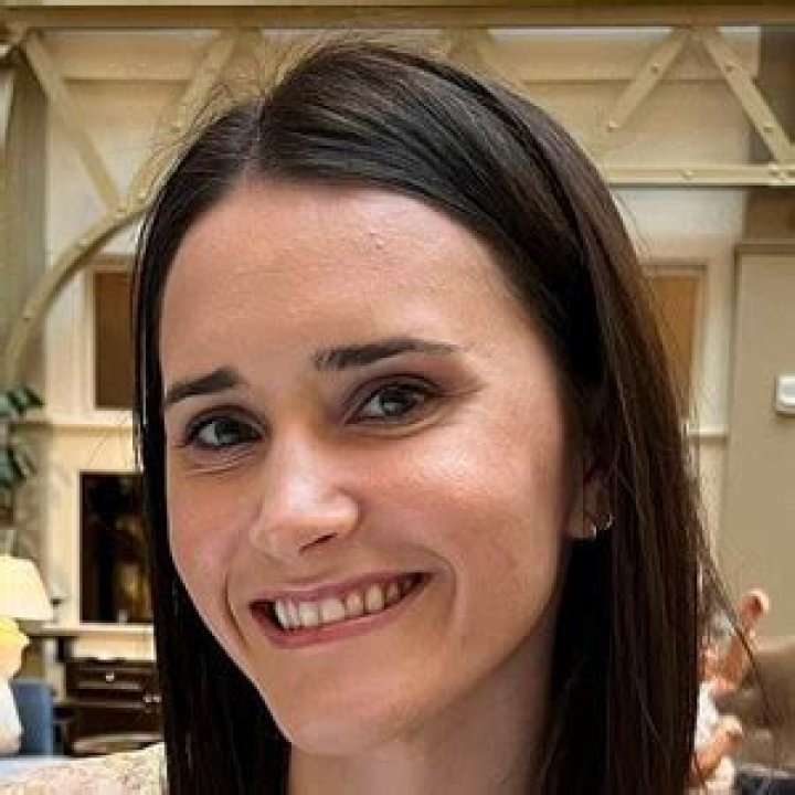 Sarah Gray Biography, Age, Height, Husband, Net Worth, Family