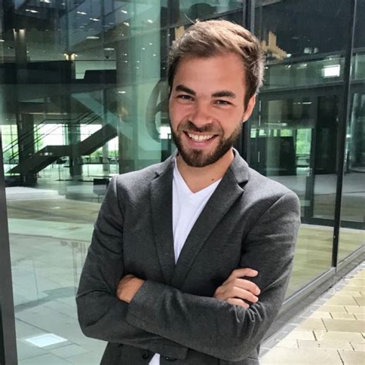 Sascha Hornig Biography, Age, Height, Wife, Net Worth, Family