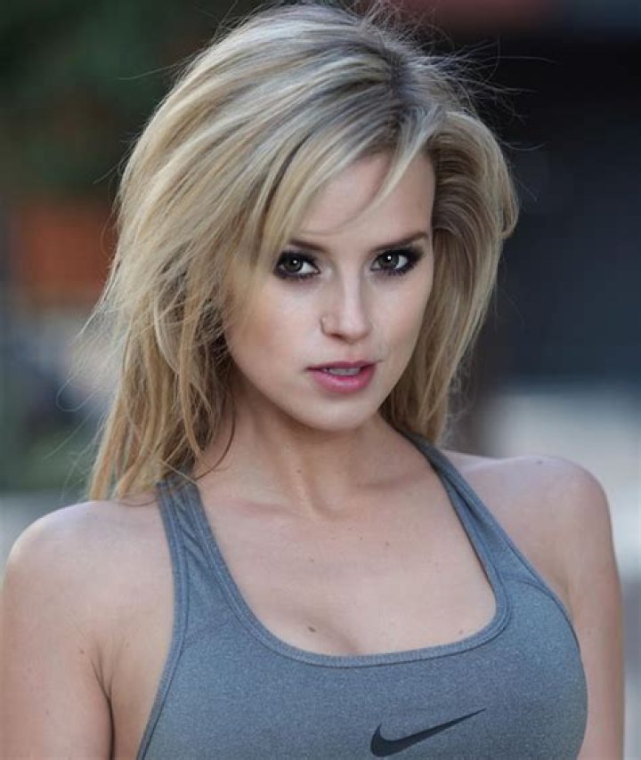 Sasha Jackson Biography, Age, Height, Husband, Net Worth, Family