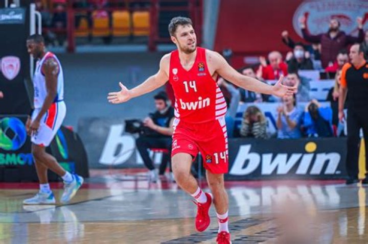 Sasha Vezenkov Biography, Age, Height, Wife, Net Worth, Family