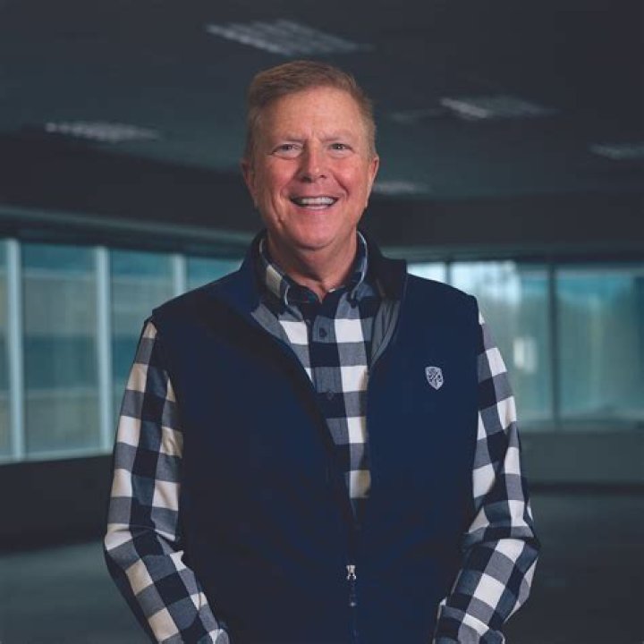 Scott Dawson Biography, Age, Height, Wife, Net Worth, Family