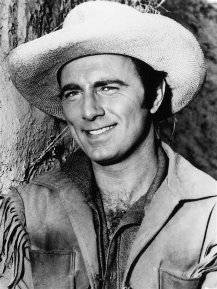 Scott Forbes Biography, Age, Height, Wife, Net Worth, Family