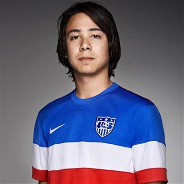 Sean Malto biografía, edad, altura, esposo, net worth, familia