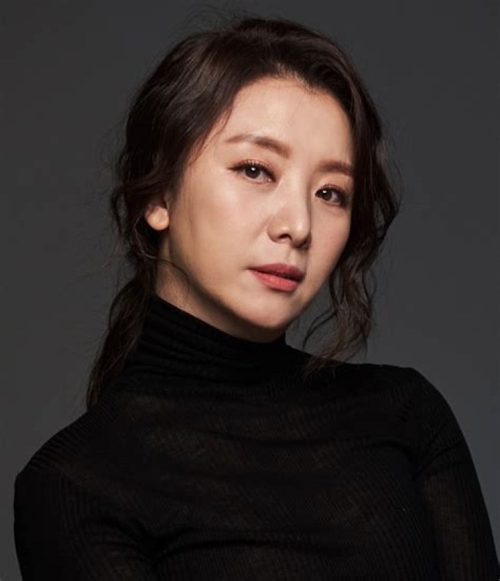 Seo Ji-young Biography, Age, Height, Husband, Net Worth, Family