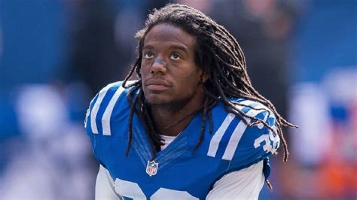 Sergio Brown biografía, edad, altura, esposo, net worth, familia