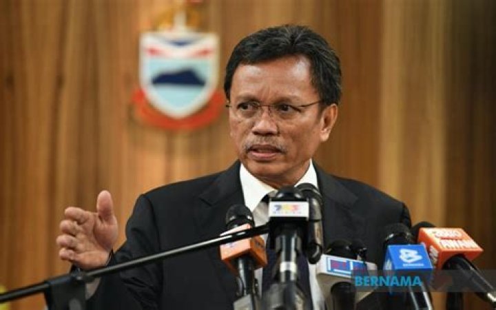 Shafie Apdal Biography, Age, Height, Wife, Net Worth, Family