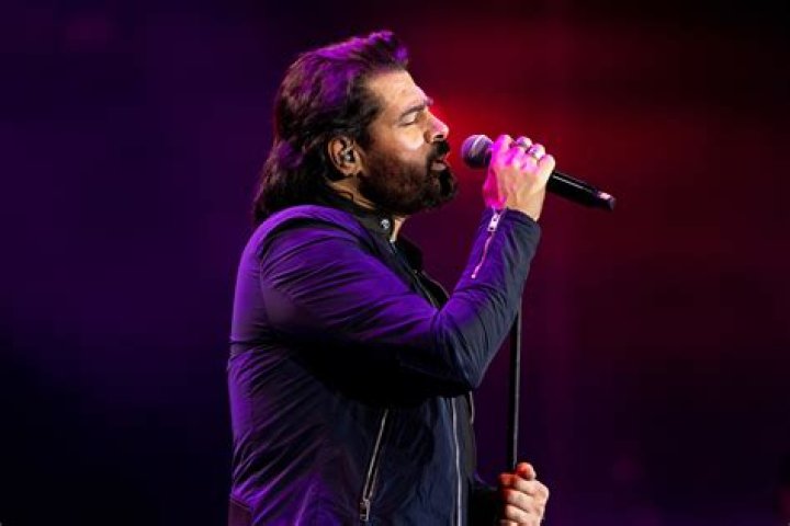 Shafqat Amanat Ali Biography, Age, Height, Wife, Net Worth, Family