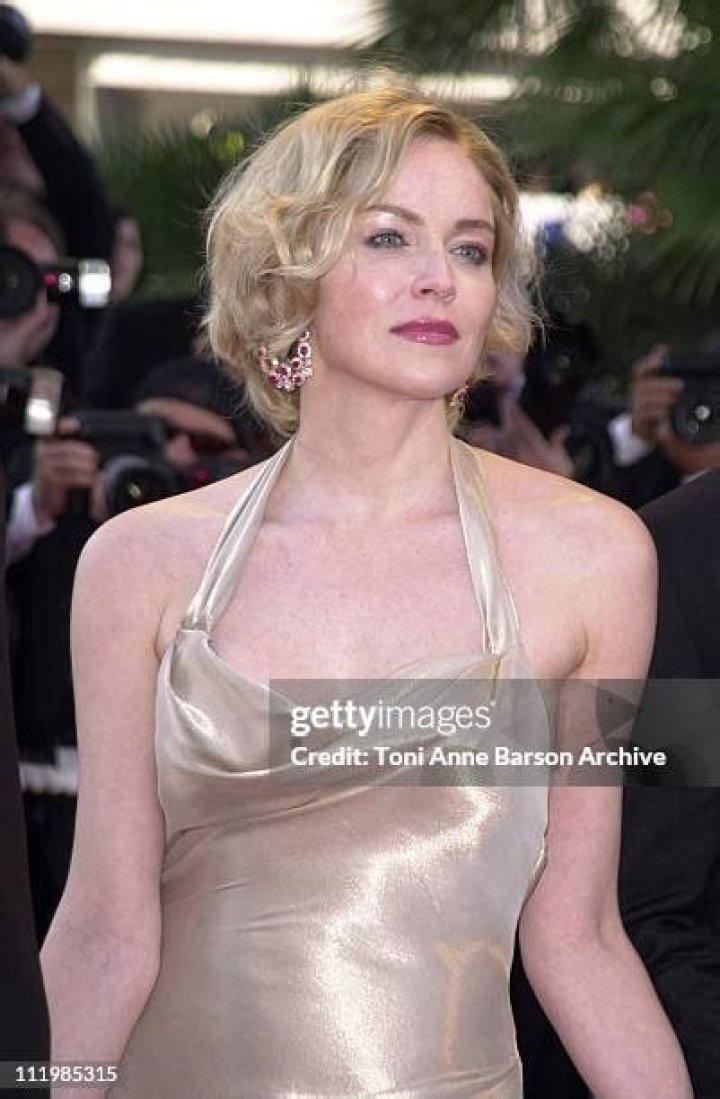 Sharon Gold Biography, Age, Height, Wife, Net Worth and Family