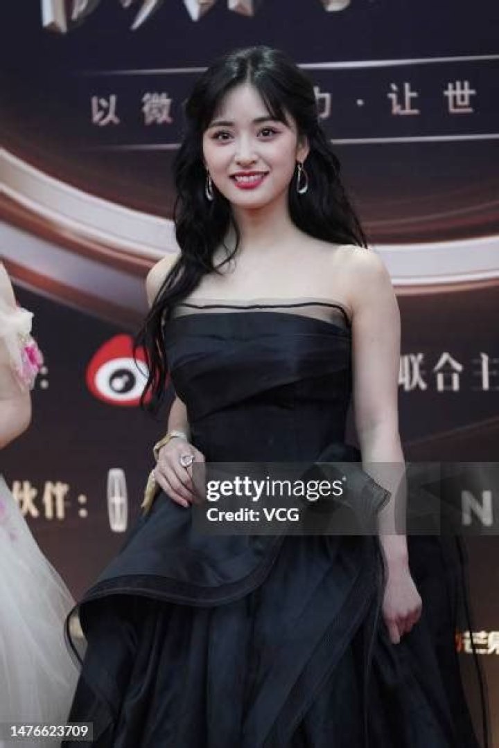 Shen Yue Biography, Age, Height, Husband, Net Worth, Family