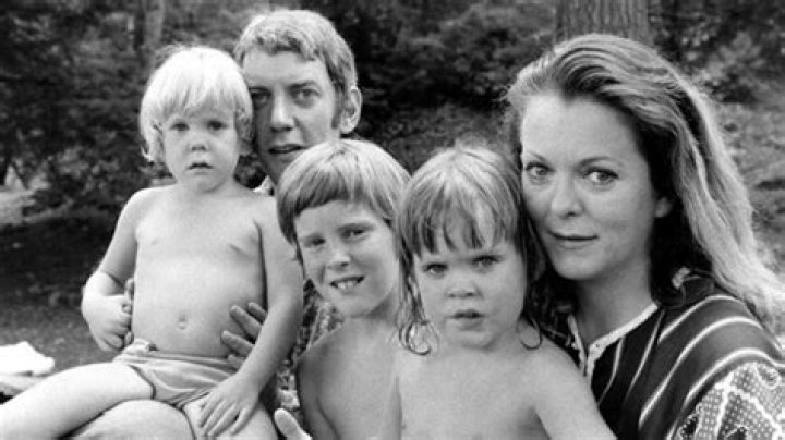 Shirley Douglas Biography, Age, Height, Husband, Net Worth, Family