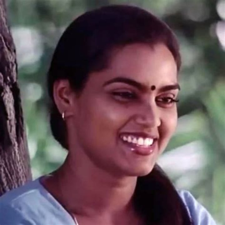Silk Smitha Biography, Age, Height, Husband, Net Worth, Family