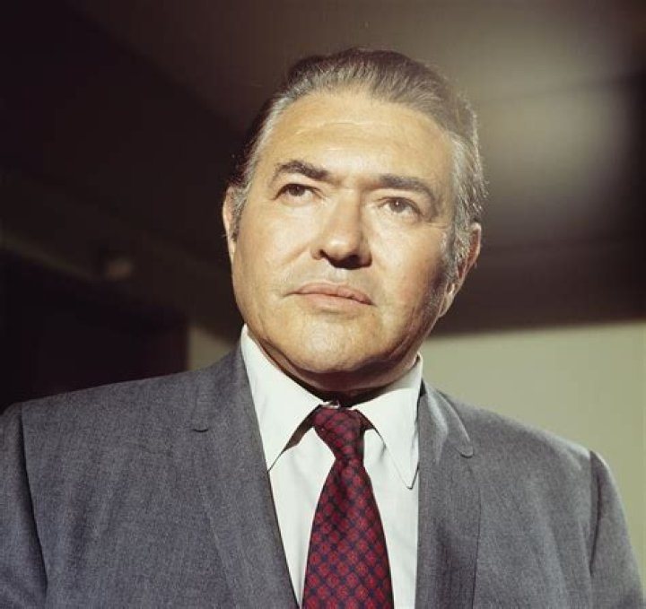 Simon Oakland Biography, Age, Height, Wife, Net Worth, Family