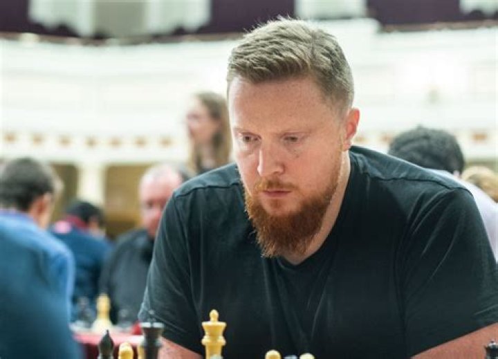 Simon Williams Biography, Age, Height, Wife, Net Worth, Family