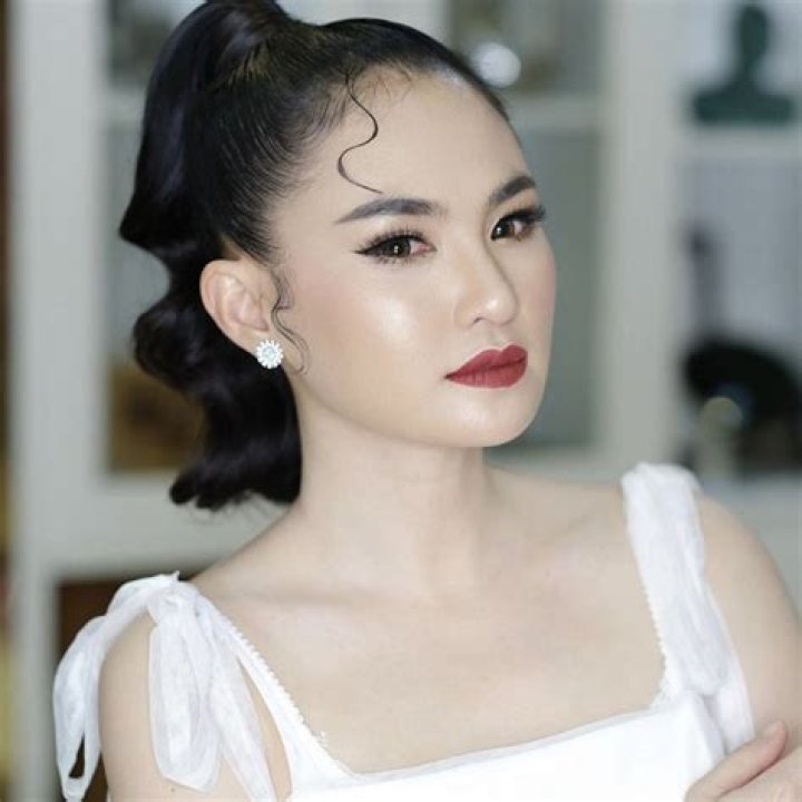 Sokun Nisa Biography, Age, Height, Husband, Net Worth, Family