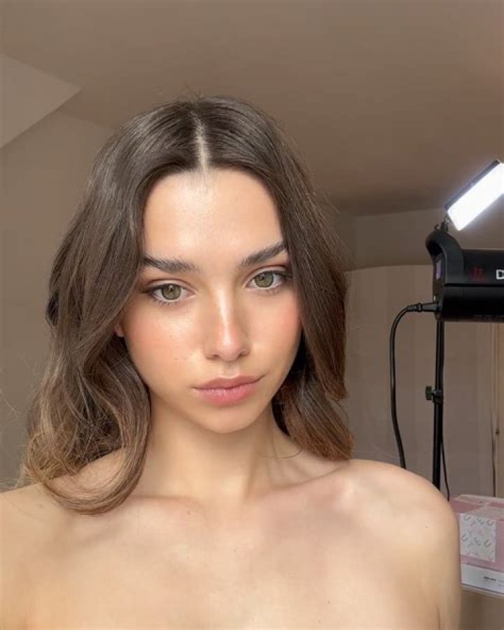 Sophie Schmidt Biography, Age, Height, Husband, Net Worth, Family