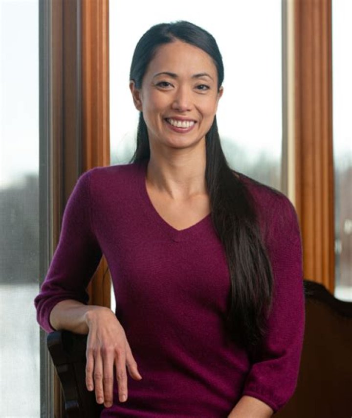 Stella Abrera Biography, Age, Height, Husband, Net Worth, Family