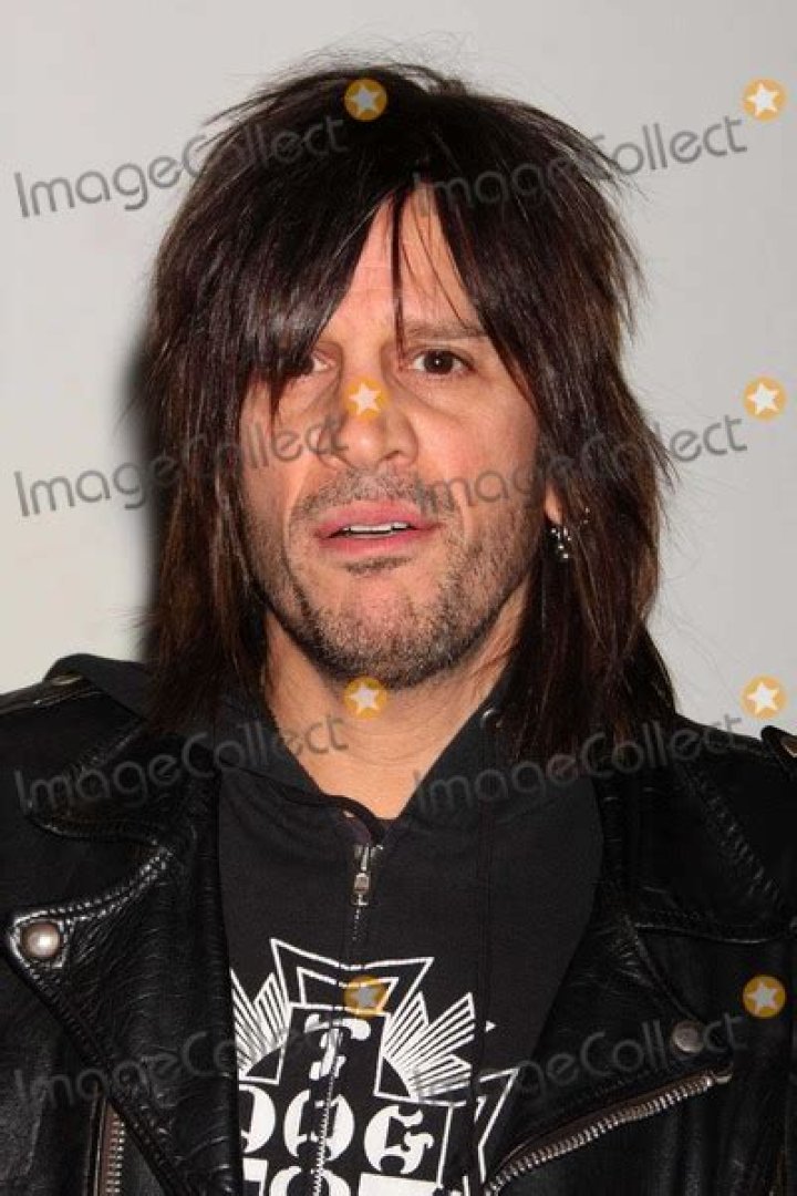 Steve West Biography, Age, Height, Wife, Net Worth, Family