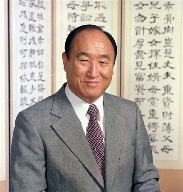 Sun Myung Moon Biography, Age, Height, Wife, Net Worth, Family