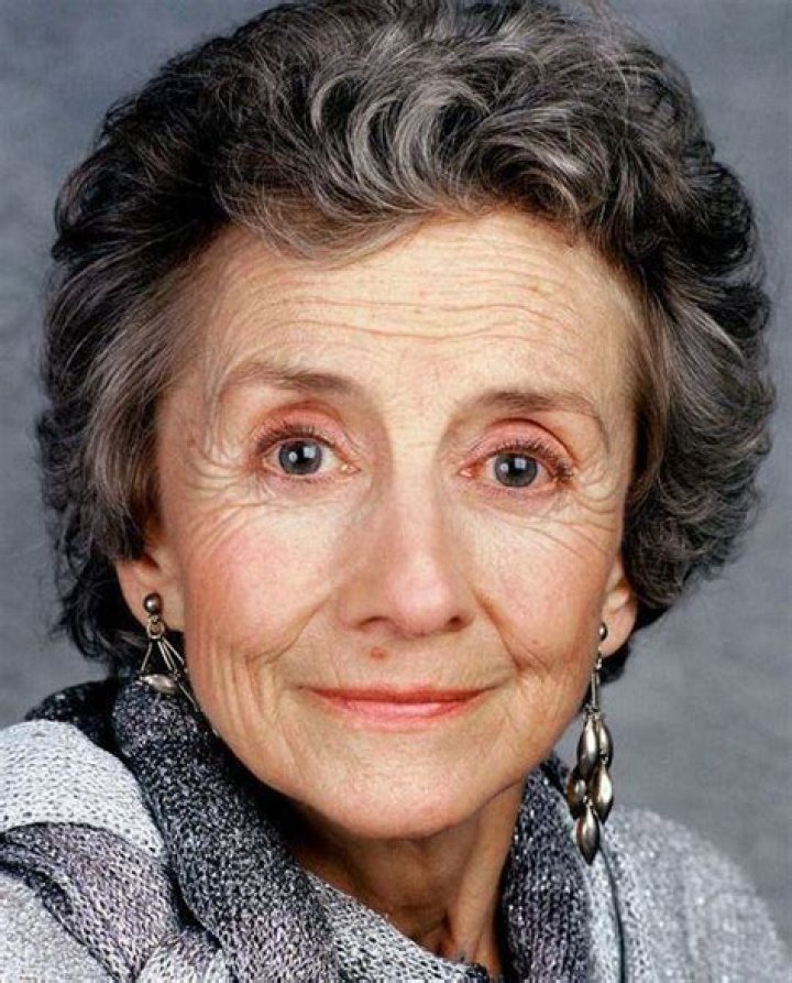 Suzanne Flon Biography, Age, Height, Husband, Net Worth, Family