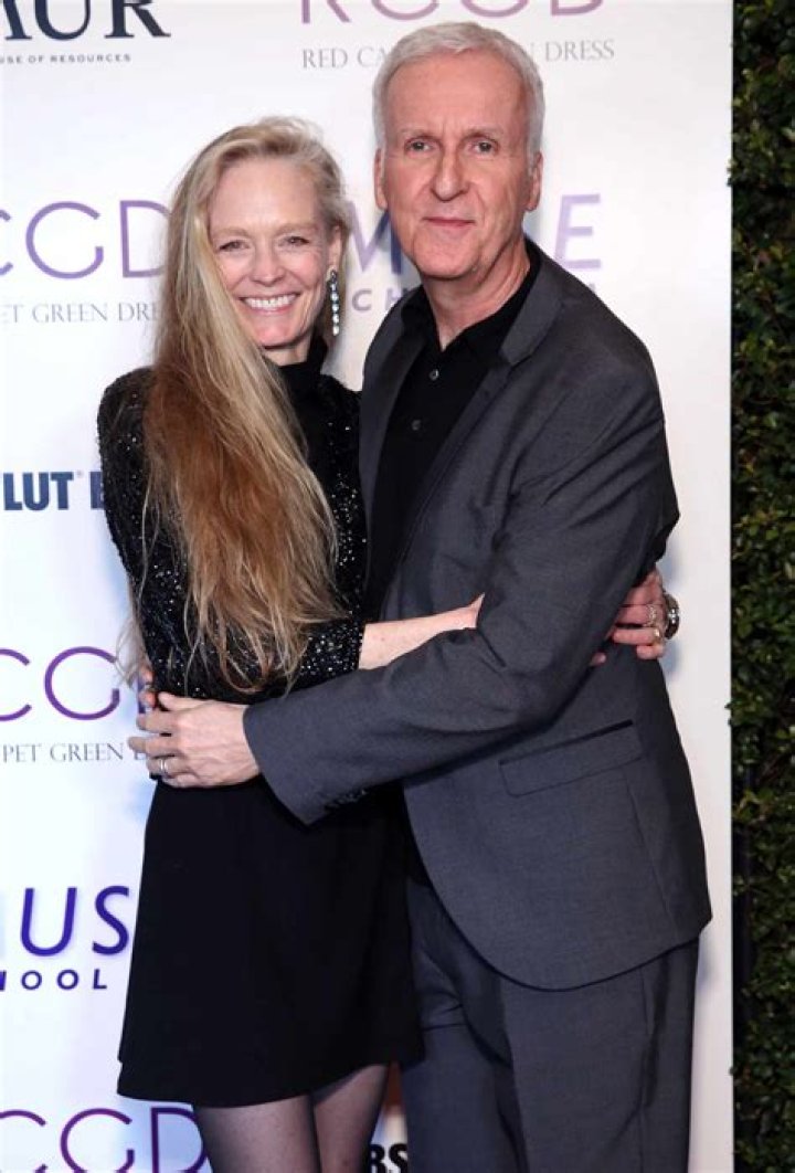 Suzy Amis Cameron Biography, Age, Height, Husband, Net Worth, Family