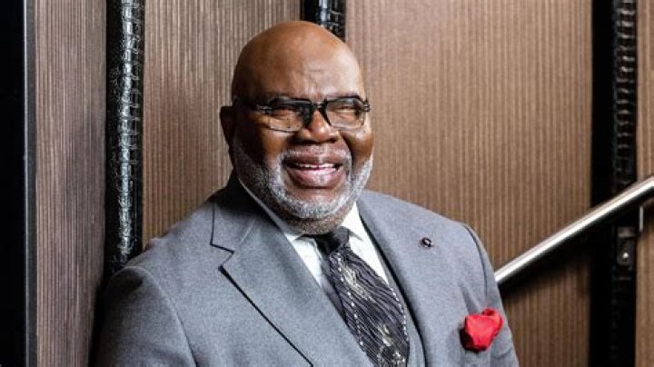 T. D. Jakes Biography, Age, Height, Wife, Net Worth, Family