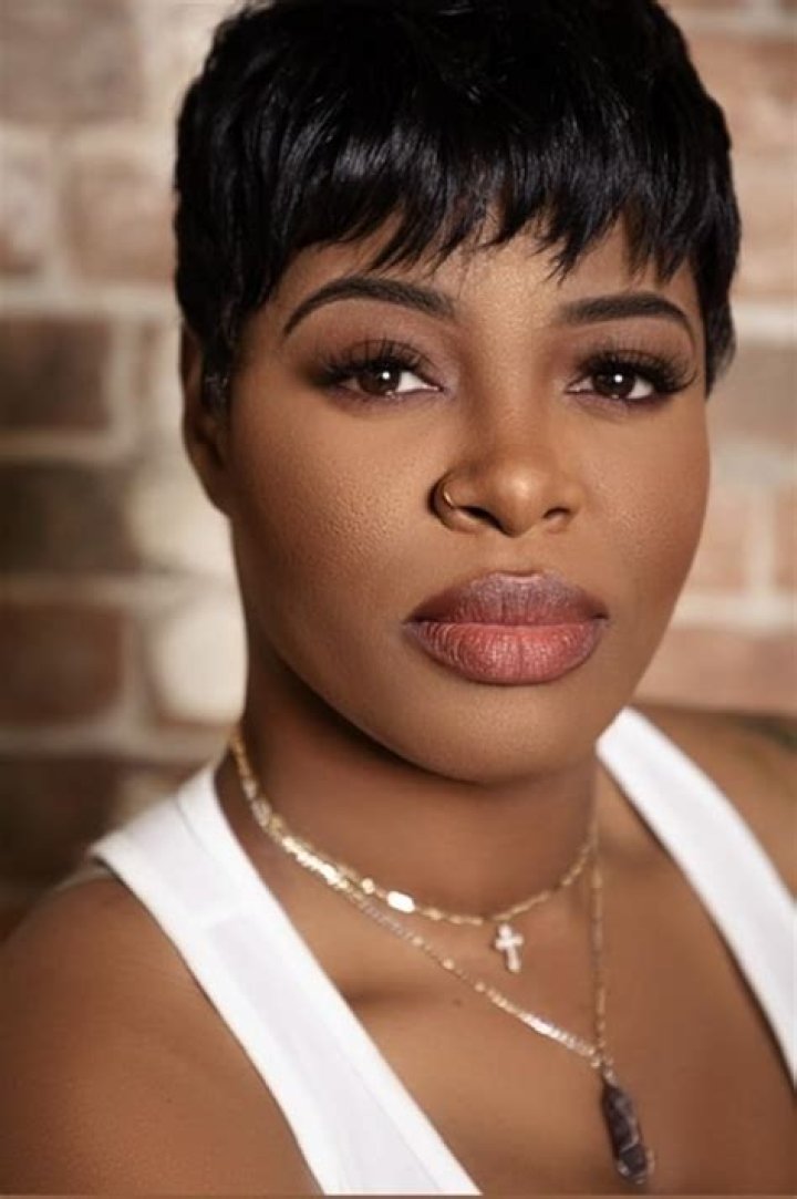 Ta'Rhonda Jones Biography, Age, Height, Husband, Net Worth, Family