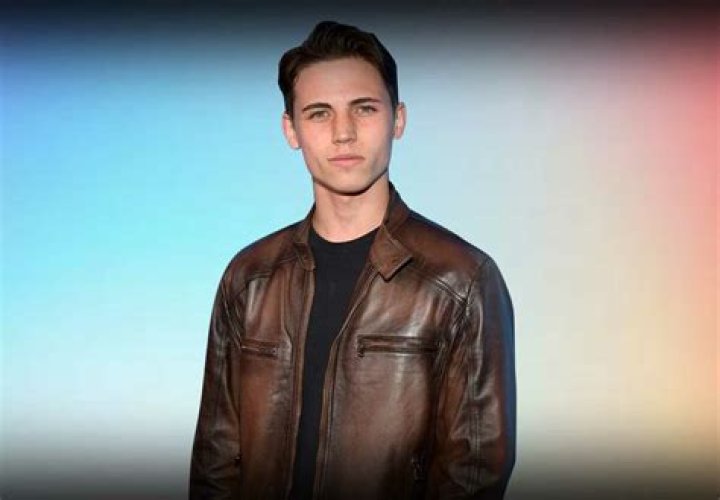 Tanner Buchanan Biography, Age, Height, Wife, Net Worth, Family