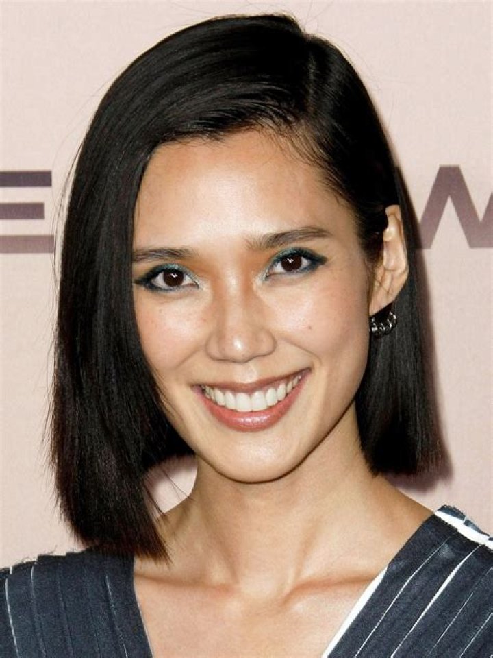 Tao Okamoto Biography, Age, Height, Husband, Net Worth, Family