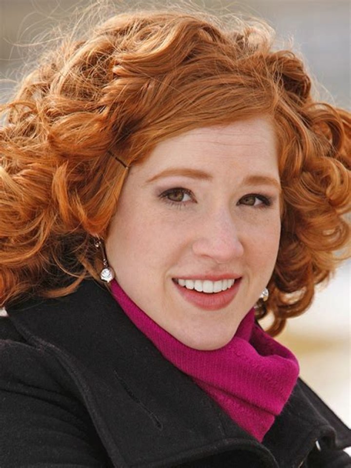 Taylor Firth Biography, Age, Height, Husband, Net Worth, Family