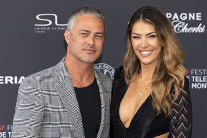 Taylor Kinney Biography, Age, Height, Wife, Net Worth, Family