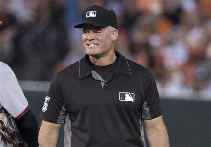 Ted Barrett Biography, Age, Height, Wife, Net Worth, Family