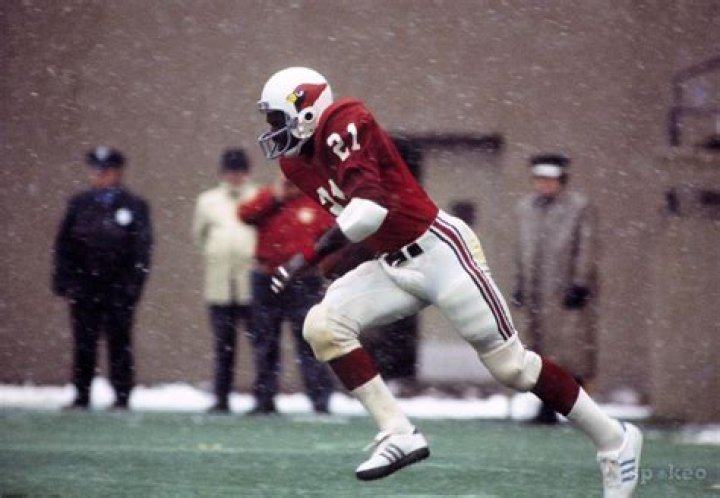 Terry Metcalf Biography, Age, Height, Wife, Net Worth, Family