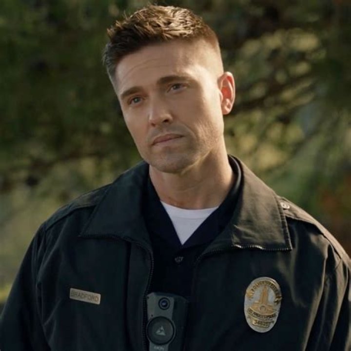 Tim Bradford Biography, Age, Height, Wife, Net Worth, Family