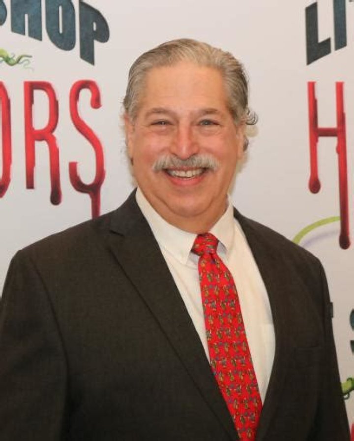 Tom Alan Robbins Biography, Age, Height, Wife, Net Worth, Family