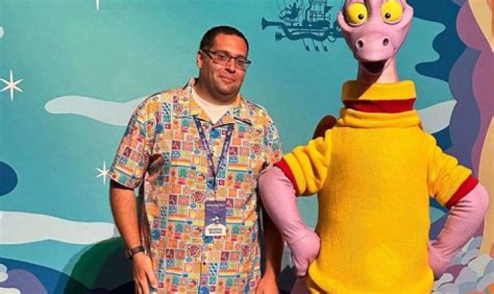 Tom Corless Biography, Age, Height, Wife, Net Worth, Family