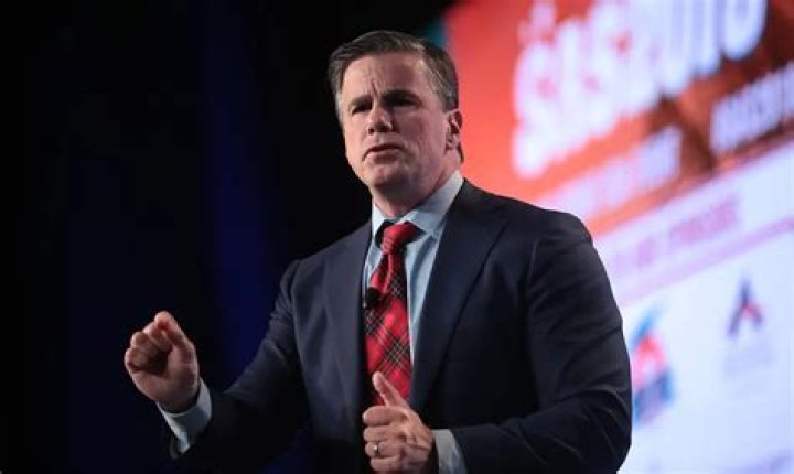 Tom Fitton Biography, Age, Height, Wife, Net Worth, Family