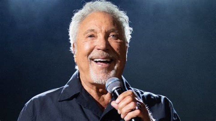 Tom Jones Biography, Age, Height, Wife, Net Worth, Family