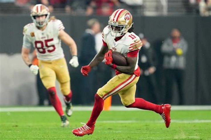 Tom Owen Biography, Age, Height, Wife, Net Worth, Family