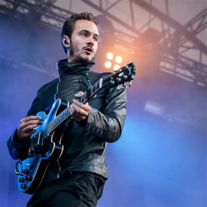 Tom Smith Biography, Age, Height, Wife, Net Worth, Family