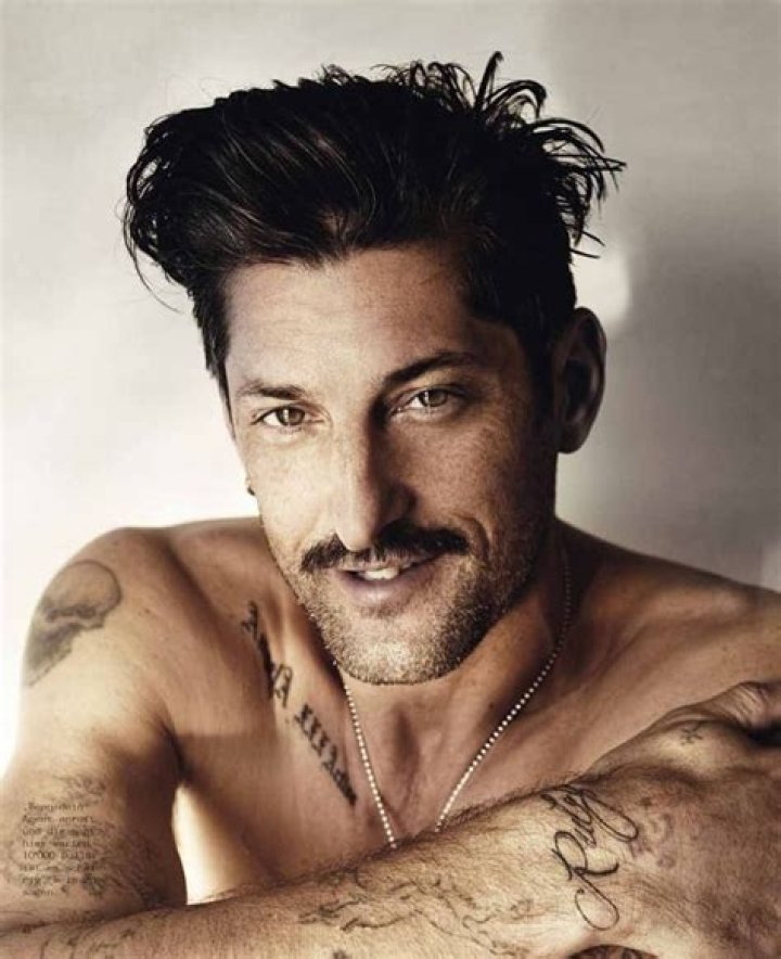 Tony Ward biografía, edad, altura, esposo, net worth, familia