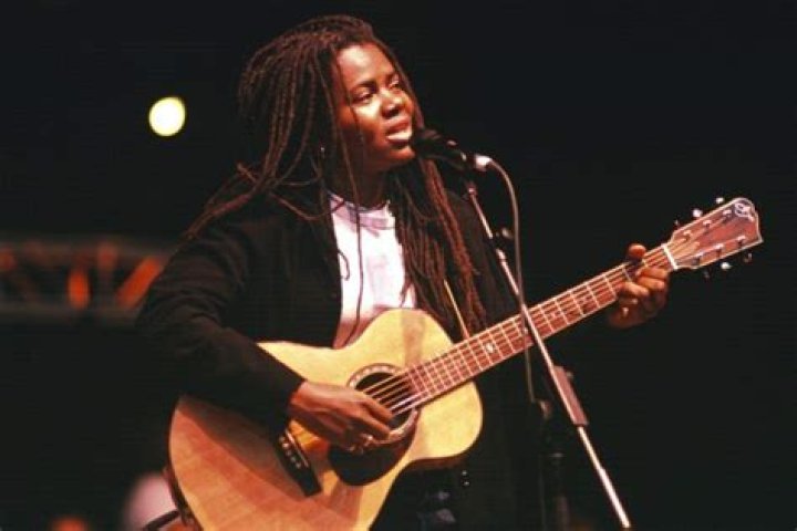 Tracy Chapman Biography, Age, Height, Husband, Net Worth, Family