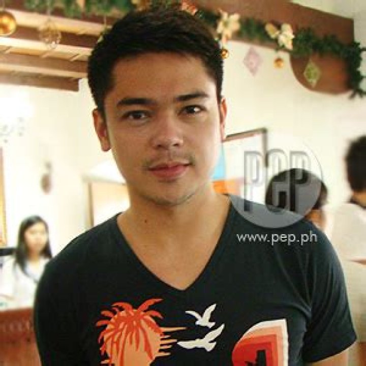 Tyron Perez Biography, Age, Height, Wife, Net Worth, Family