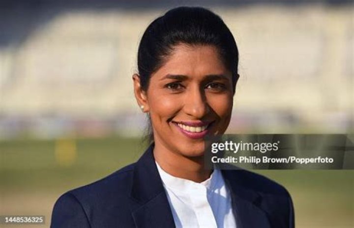 Urooj Mumtaz Biography, Age, Height, Husband, Net Worth, Family