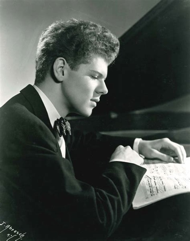 Van Cliburn Biography, Age, Height, Wife, Net Worth, Family