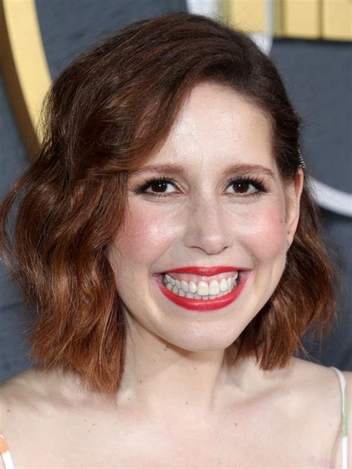 Vanessa Bayer Biography, Age, Height, Husband, Net Worth, Family