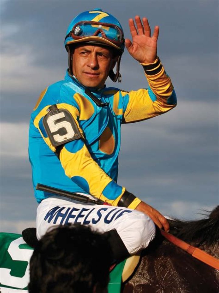 Victor Espinoza Biography, Age, Height, Wife, Net Worth, Family