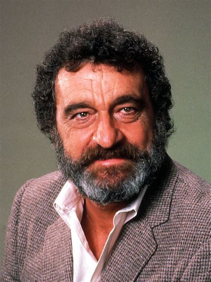 Victor French Biography, Age, Height, Wife, Net Worth, Family