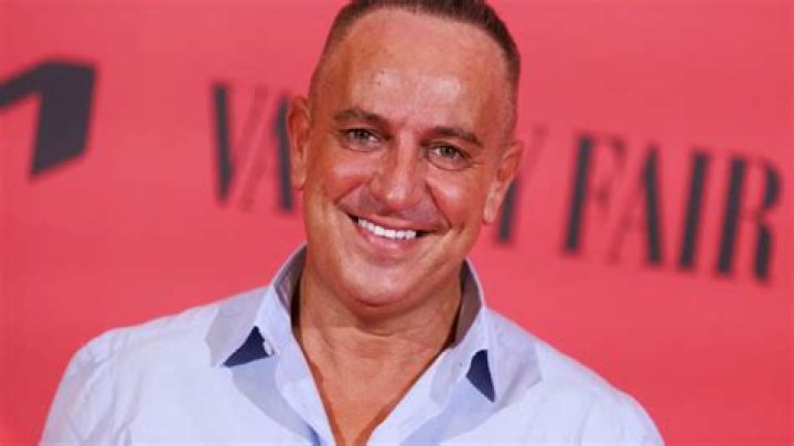 Víctor Sandoval Biography, Age, Height, Wife, Net Worth, Family