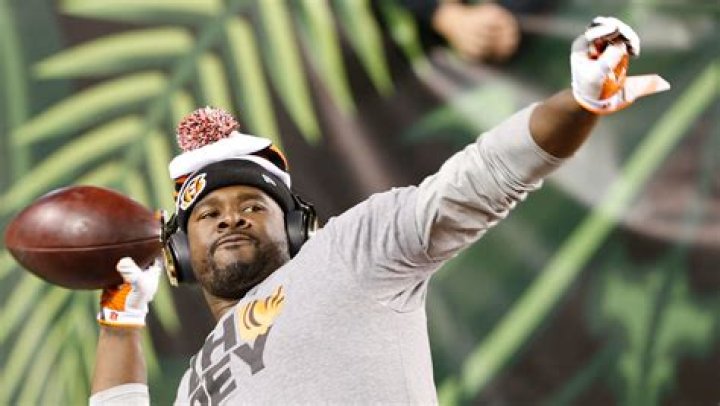 Wallace Gilberry Biography, Age, Height, Wife, Net Worth, Family